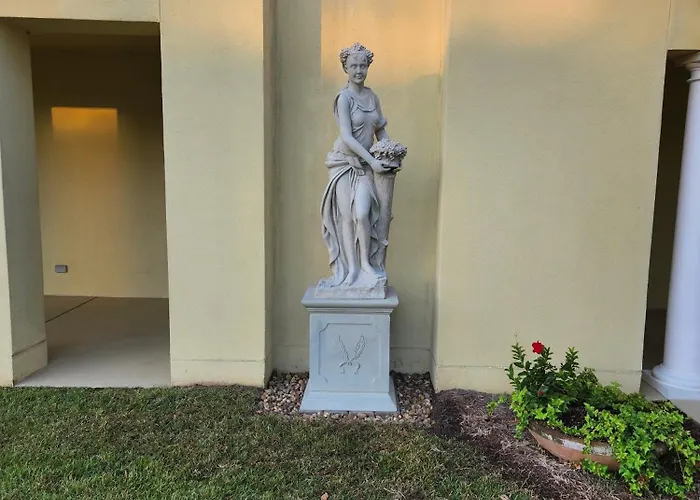 Mccollough Institute Homestay