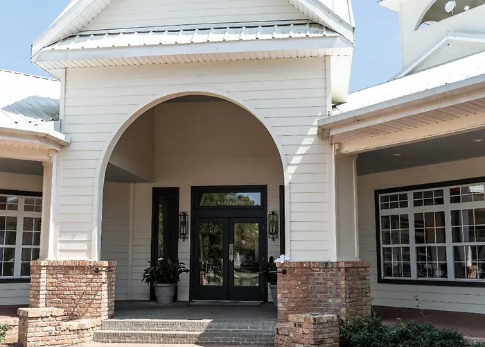 Homestay Mccollough Institute