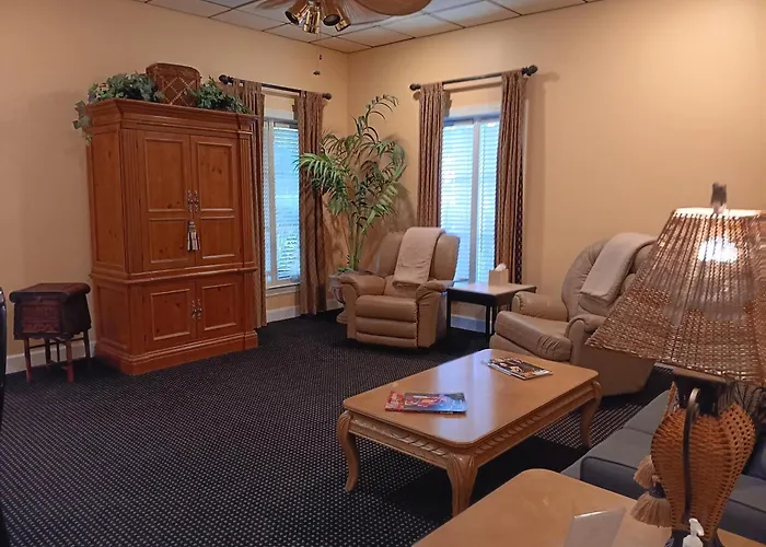 Homestay Mccollough Institute *